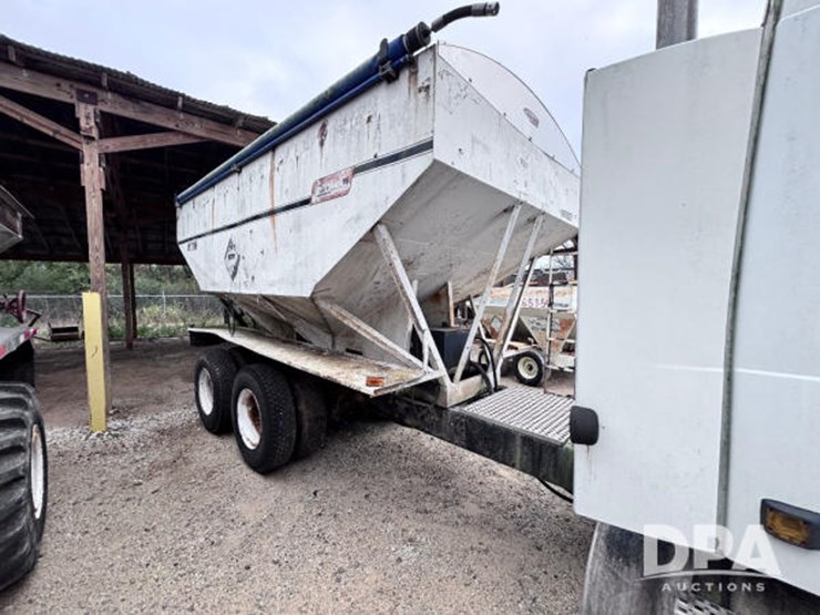 2003-volvo-10-image-6