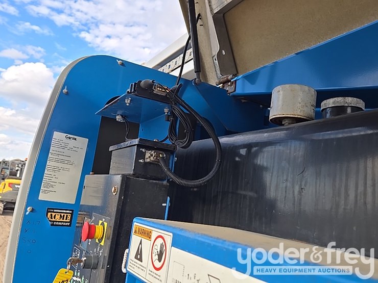 2015-genie-zx-135-image-116