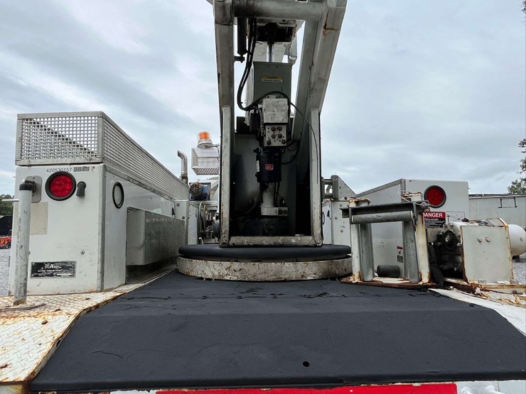 2005-gmc-c8-cable-placer-truck-image-34