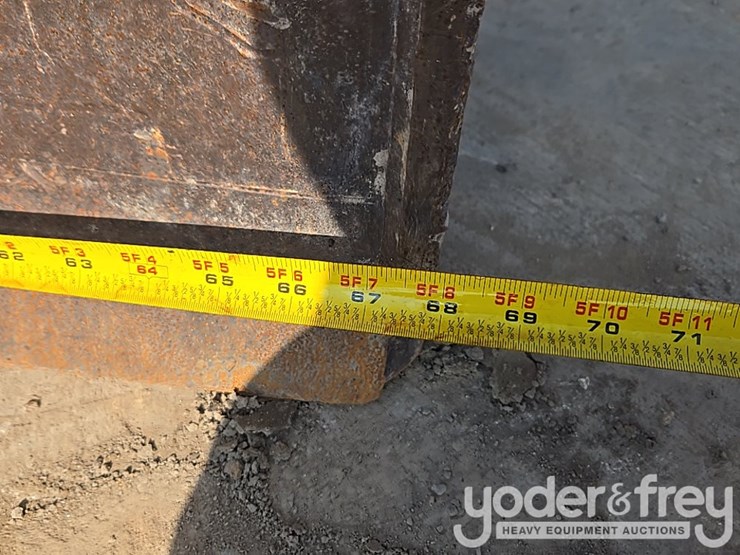 2020-deere-35g-image-18