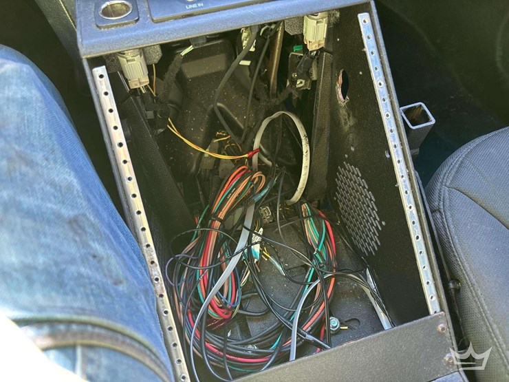 2017-ford-explorer-image-25