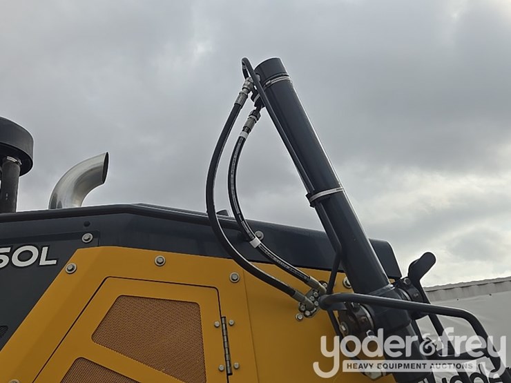 2019-deere-850l-wlt-image-43