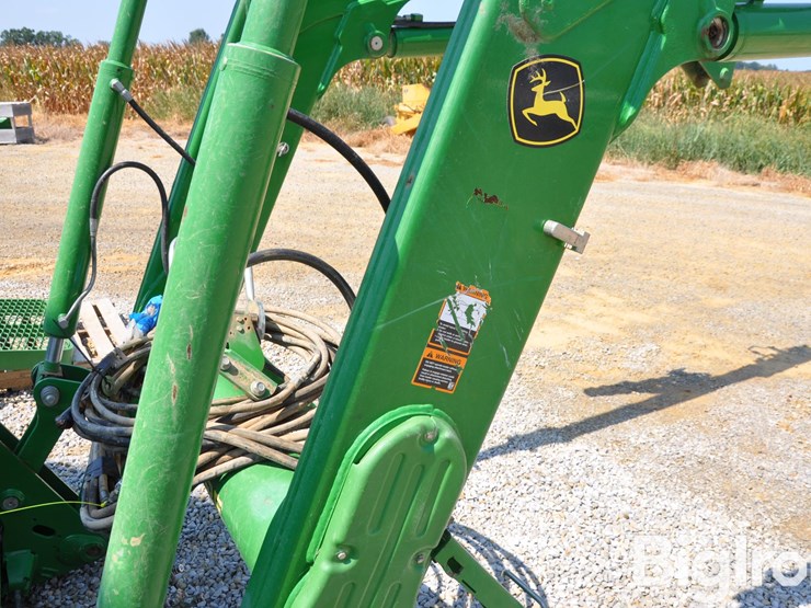 2021-john-deere-700m-image-19