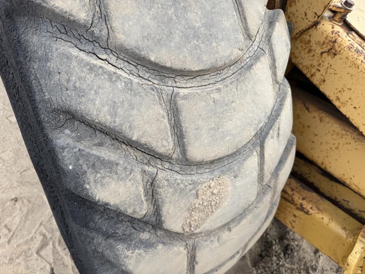 caterpillar-613b-image-50