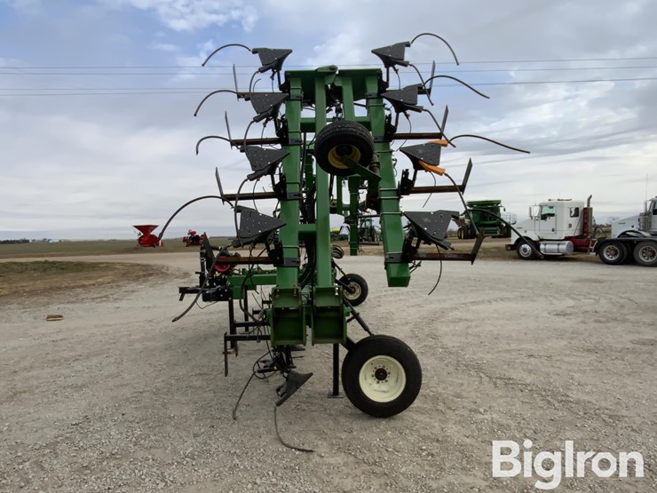 moore-built-25r30-liquid-fertilizer-applicator-image-4