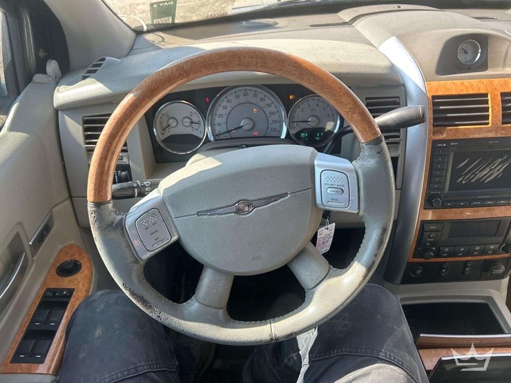 2007-chrysler-aspen-image-10