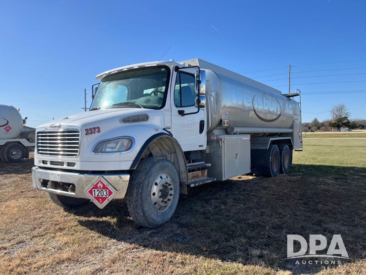 2007-freightliner-petroleum-truck-(jn3391,-unit-2373)-image-1