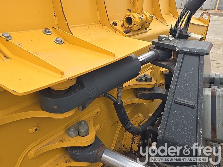 2019-deere-850l-wlt-image-34