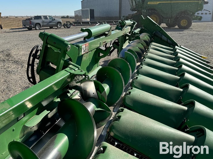 2024-john-deere-c12f-image-19