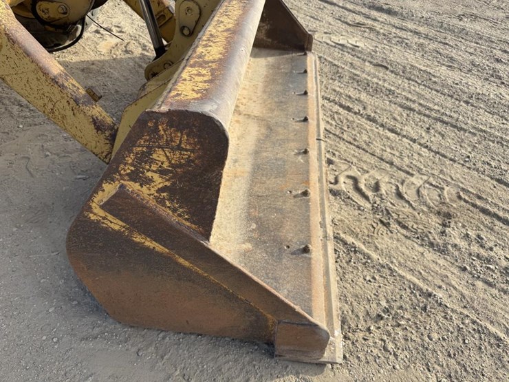 caterpillar-416b-image-27