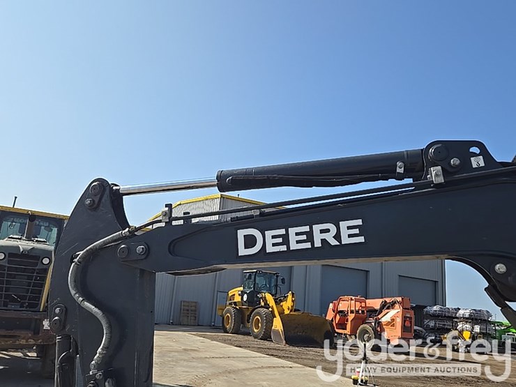 2020-deere-35g-image-35