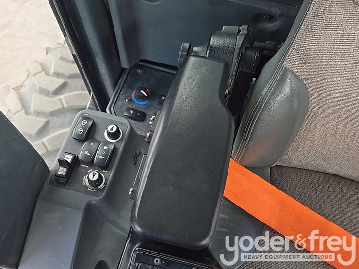 2017-deere-872g-image-146