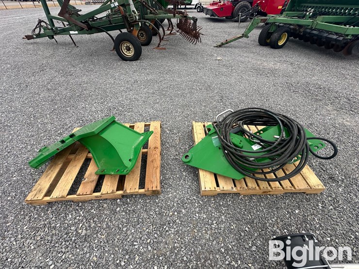john-deere-7r-loader-brackets-image-7