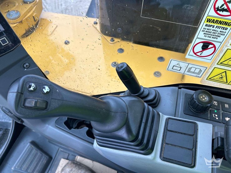 2021-caterpillar-308-image-15