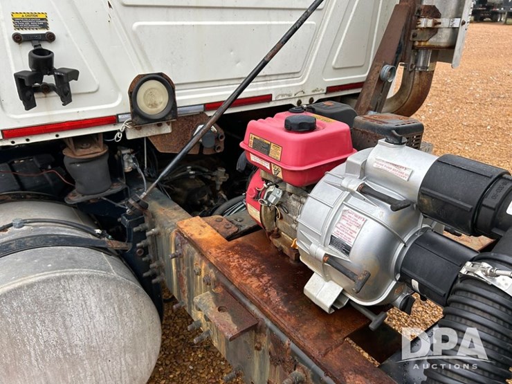 2006-mack-cxn613-vision-liquid-tender-truck-(pz14209,-unit-27926)-image-11