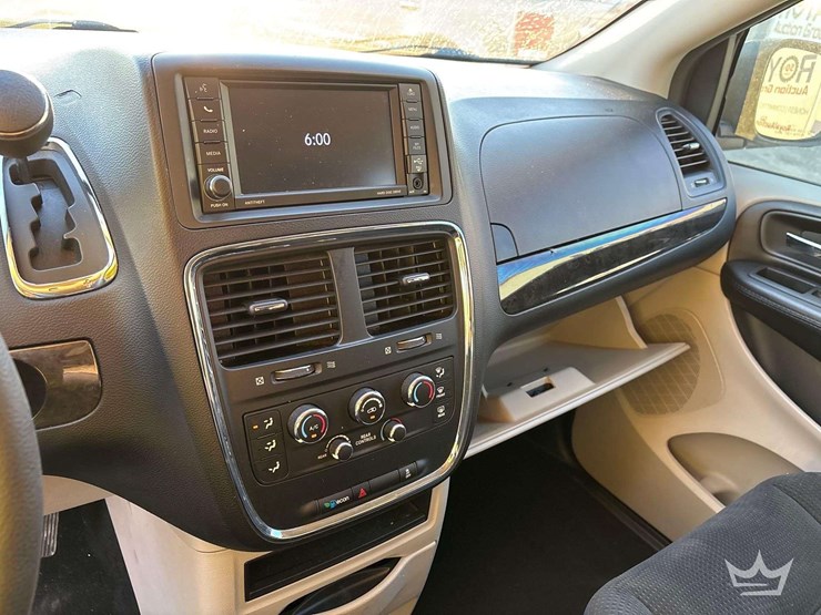 2018-dodge-grand-caravan-image-16