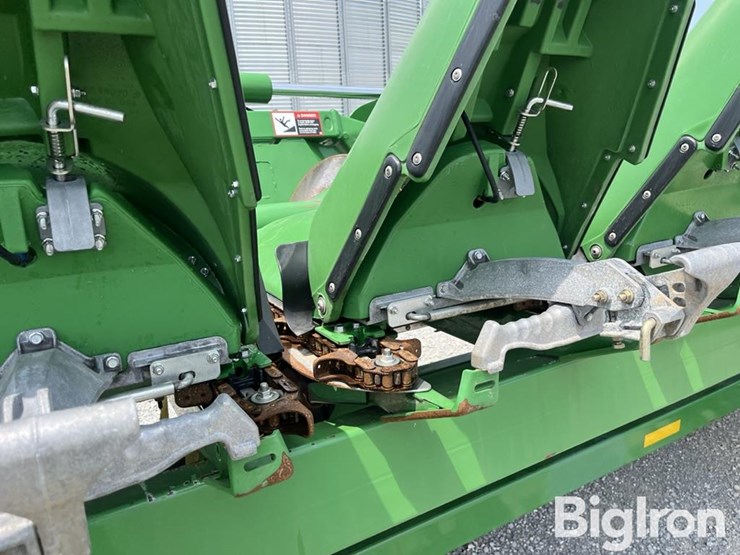 2024-john-deere-c12f-image-17