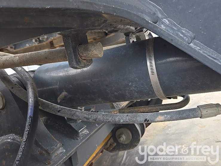 2017-deere-872g-image-36