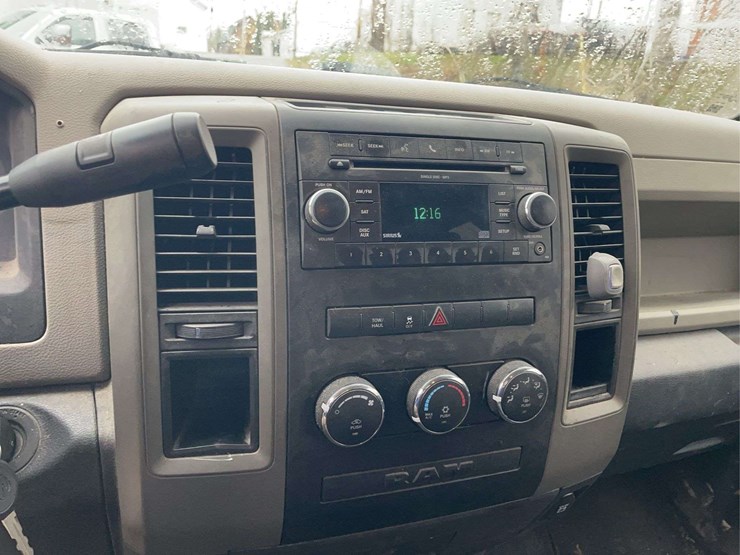 2010-dodge-crew-cab-pickup-image-25