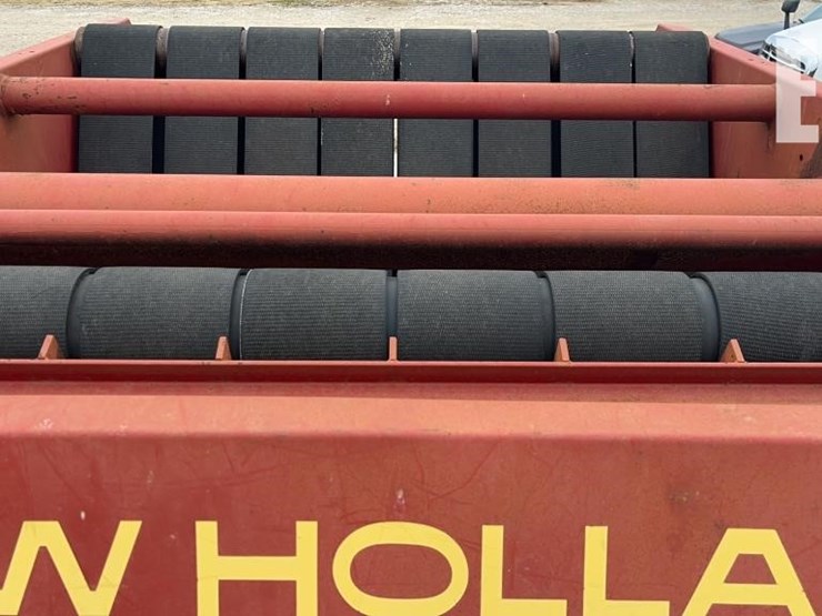 new-holland-660-image-10