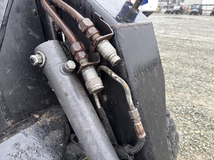 new-holland-lx885-image-15