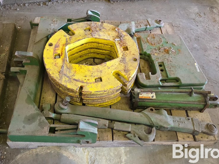 john-deere-tractor-weights-&-quick-hitch-image-4