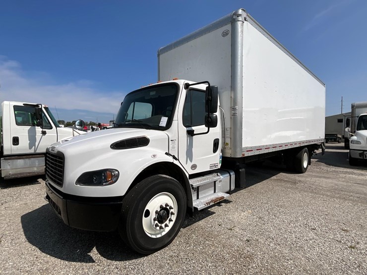 2021-freightliner-m2-106-image-1