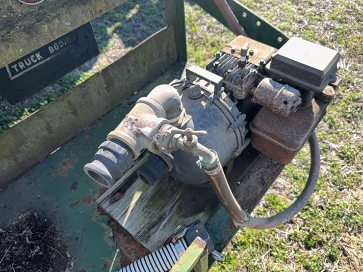 truck-body-with-hydraulic-cylinder,-still-in-place-with-poly-tank,-rinse-tank,-motor,-located-at-107-jernigan-swamp-rd.,-ahoskie,-nc-image-33