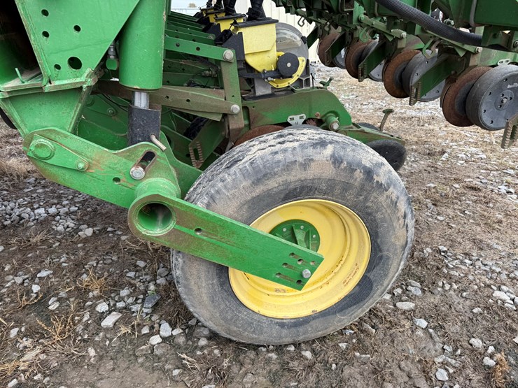 john-deere-1790-image-16