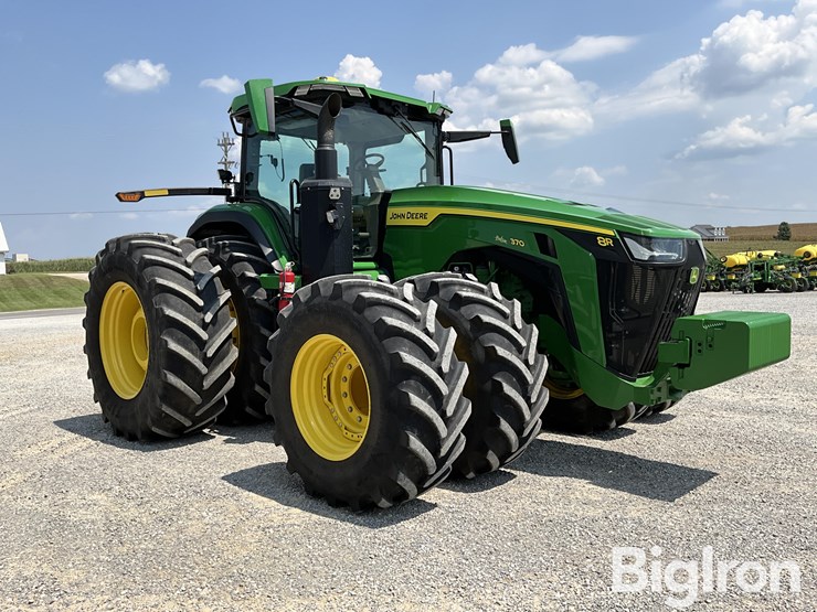 2024-john-deere-8r-370-image-3