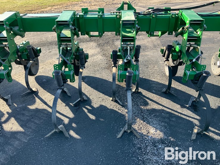 john-deere-16r30"-crop-cultivator-image-20