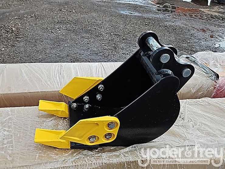 unused-ir-8"-toothed-bucket-to-suit-mini-excavator-image-2