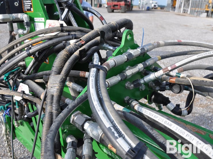 2022-john-deere-db60-image-17