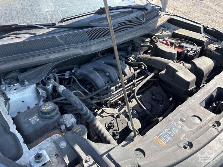 2017-ford-explorer-image-9