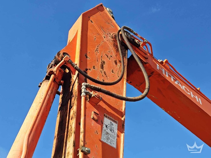 2019-hitachi-zx300-lc-image-10