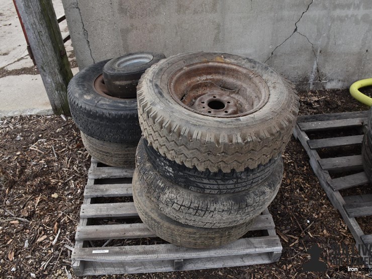 used-tires-on-pallet-image-1