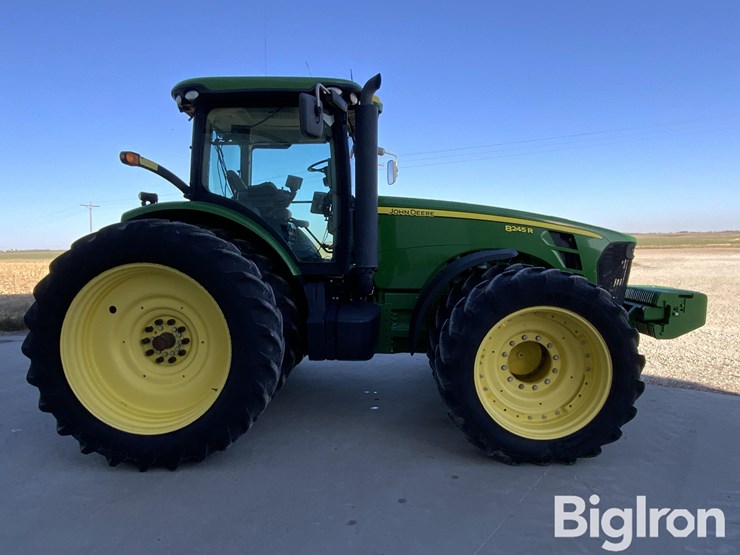 2010-john-deere-8245r-image-4