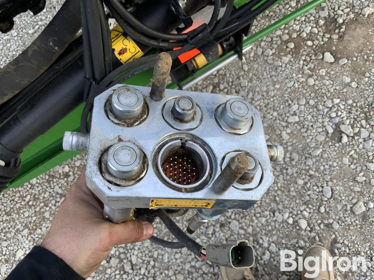 2015-macdon-40'-flex-draper-head-image-20