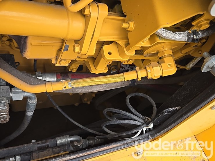 2019-deere-850l-wlt-image-56