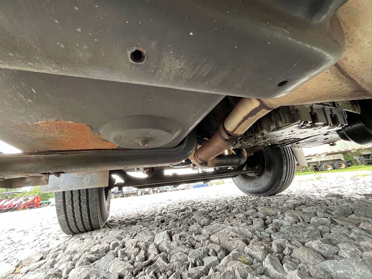 2005-gmc-c8-cable-placer-truck-image-25