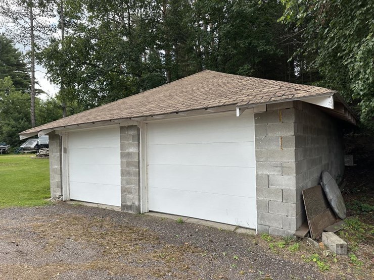 #100-•-waterfront-pub-with-4-bed/2-bath-apartment-image-118