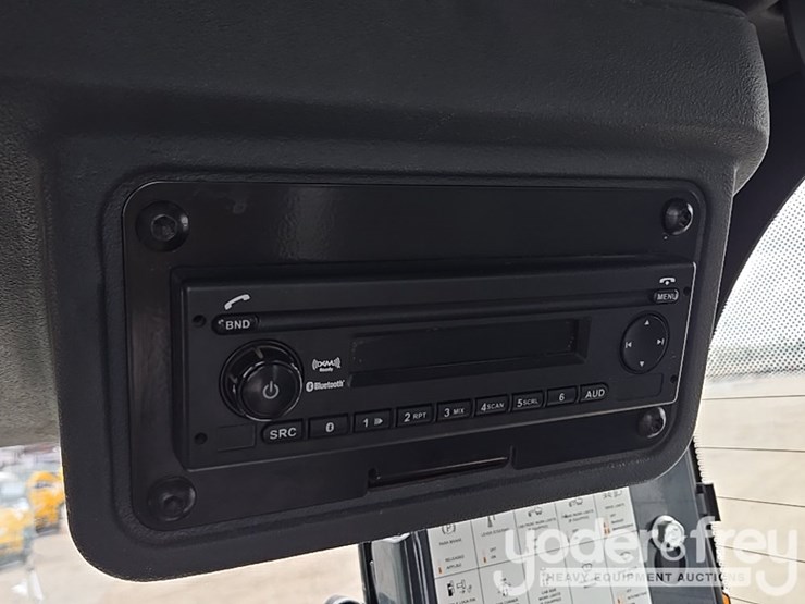 2017-deere-872g-image-151