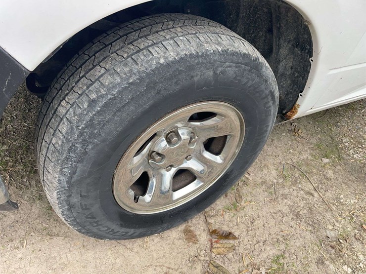 2010-dodge-crew-cab-pickup-image-32