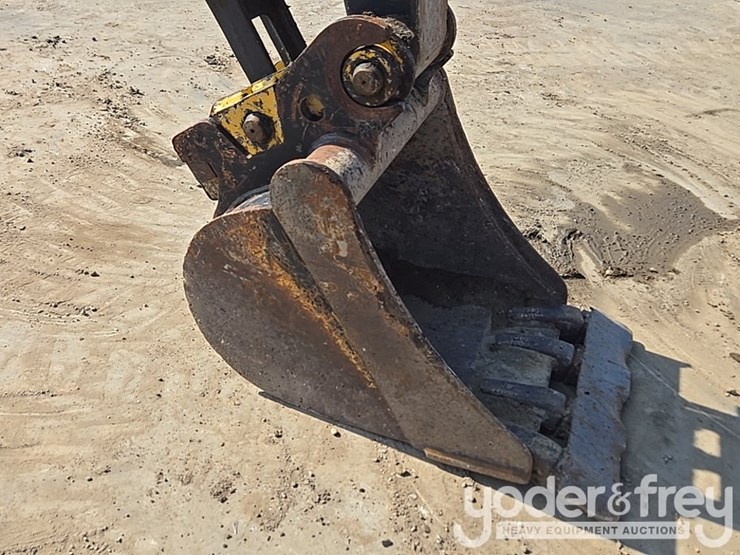 2020-deere-35g-image-9