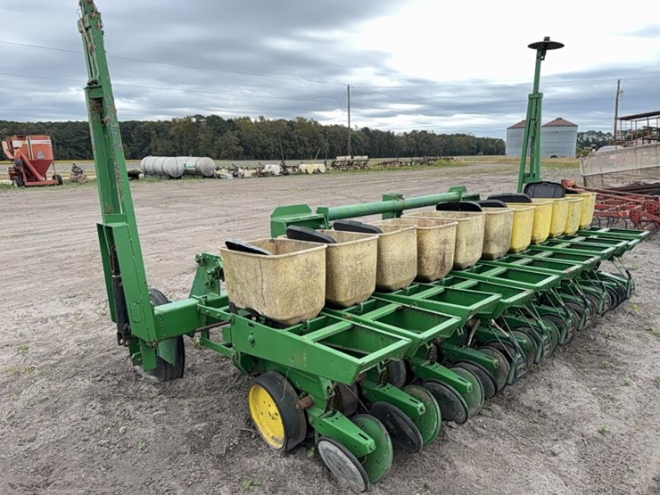 john-deere-7100-image-7