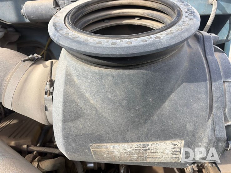 2000-caterpillar-10-image-50