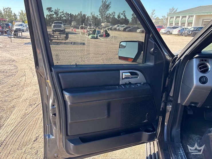 2016-ford-expedition-image-10