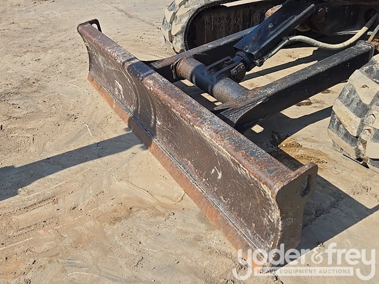 2020-deere-35g-image-14