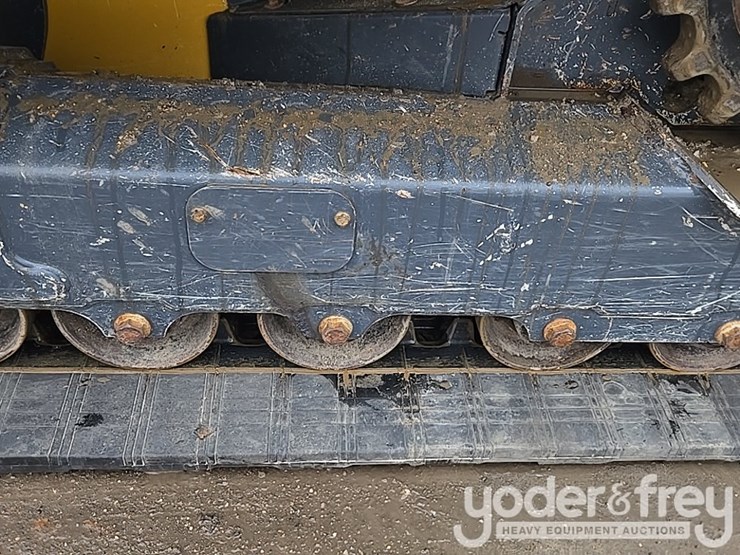 2020-deere-333g-image-19