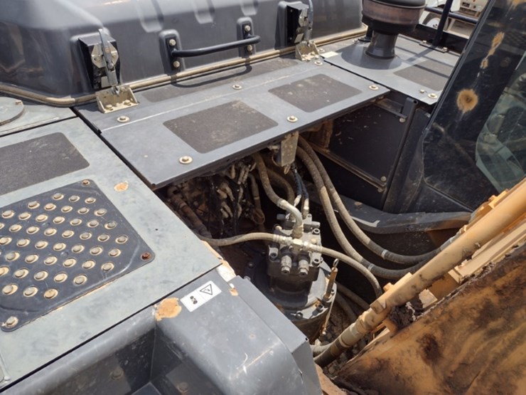 22-case-cx350d-image-36